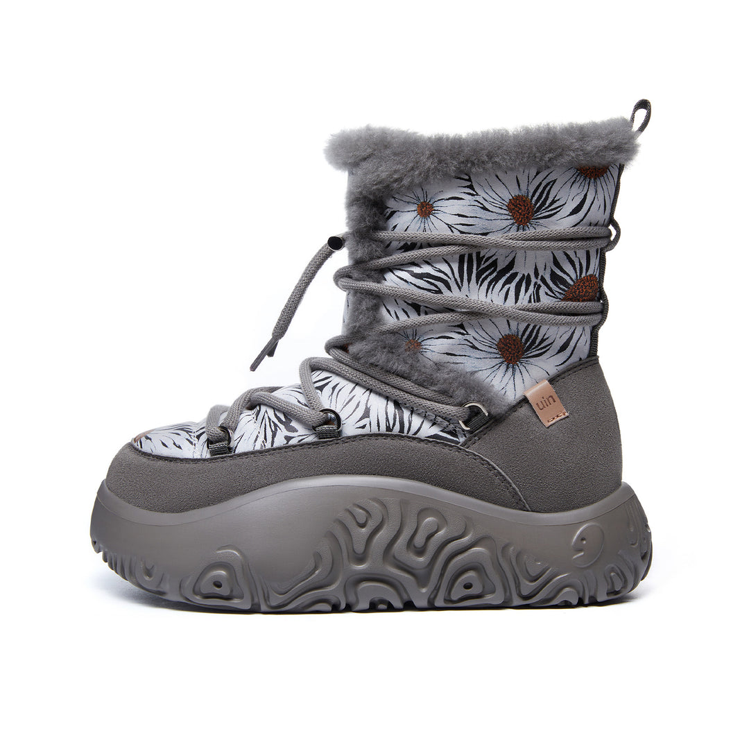 Monochrome Daisies 1 Vigo 24 Women