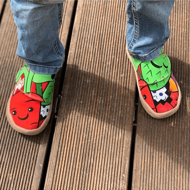 UIN Footwear Kid Carrot Canvas loafers