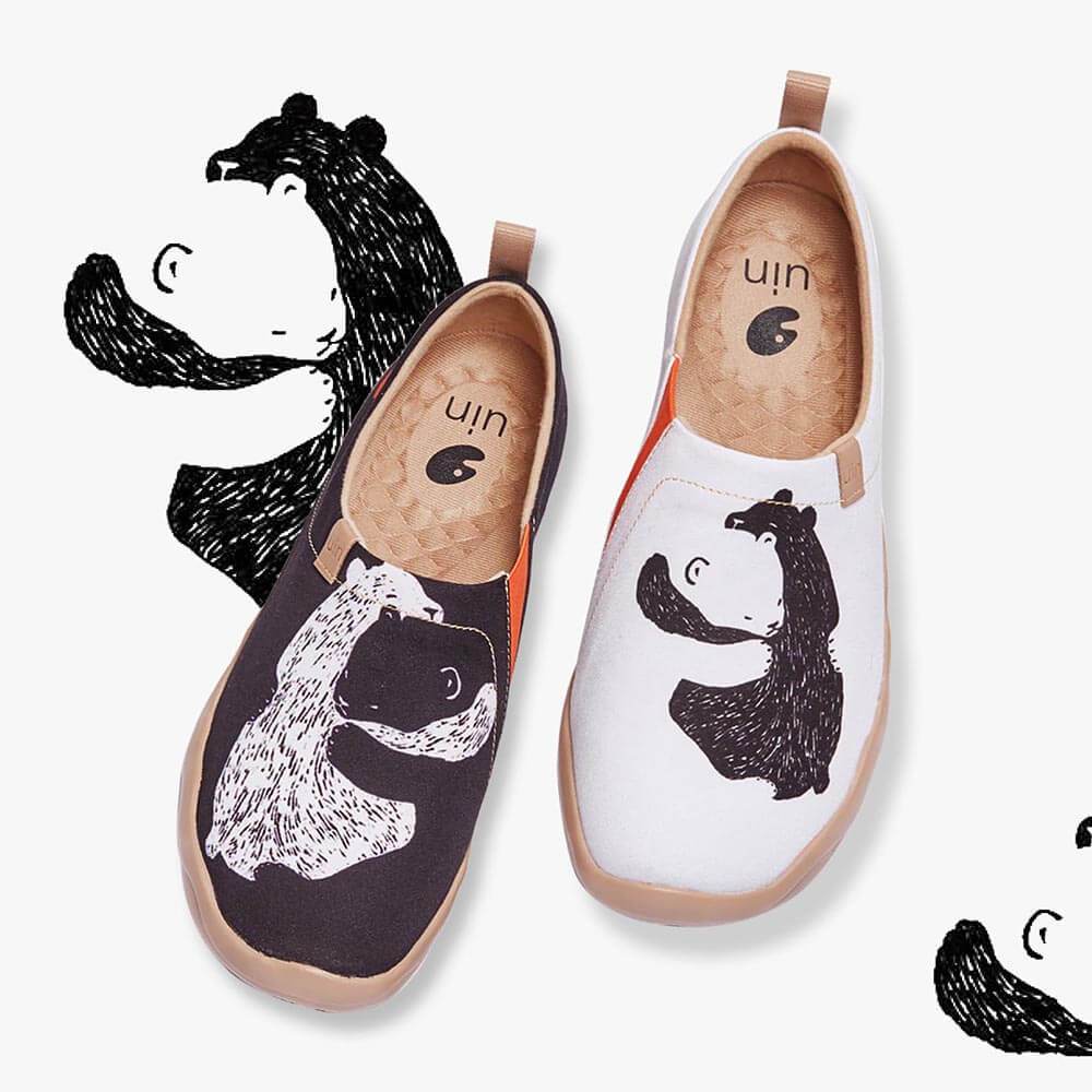 UIN Footwear Men Black & White Canvas loafers