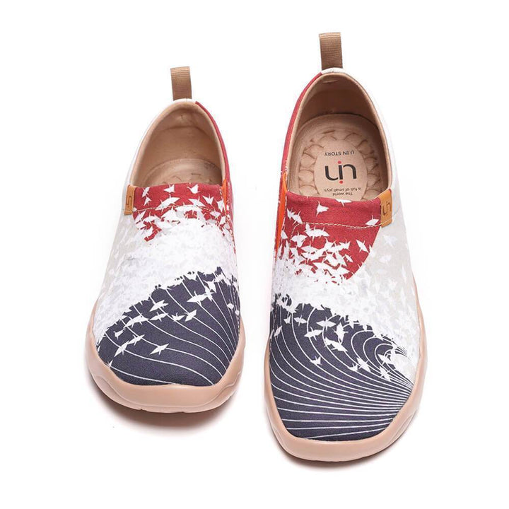UIN Footwear Men -Follow the Waves- Men Art Painted Canvas Shoes Canvas loafers