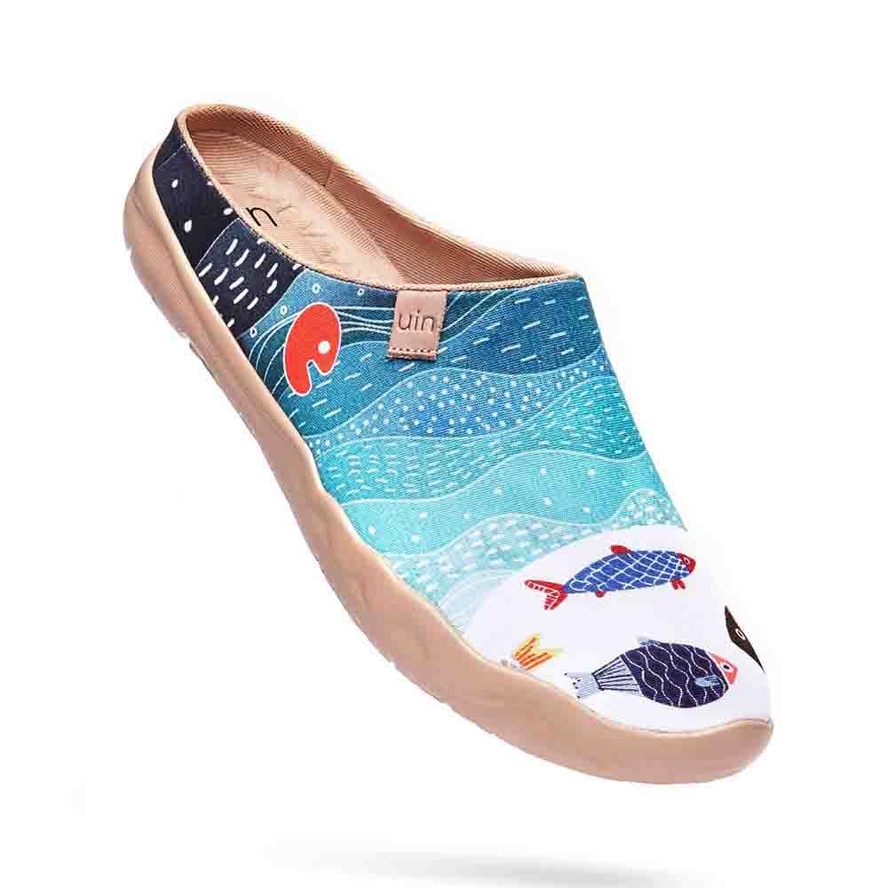 UIN Footwear Men Happy Fish Men Slipper Canvas loafers