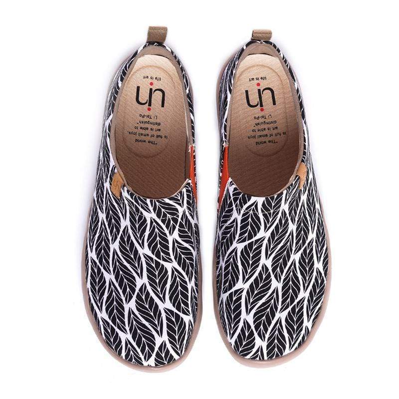 UIN Footwear Women Beyond the Shadow Canvas loafers