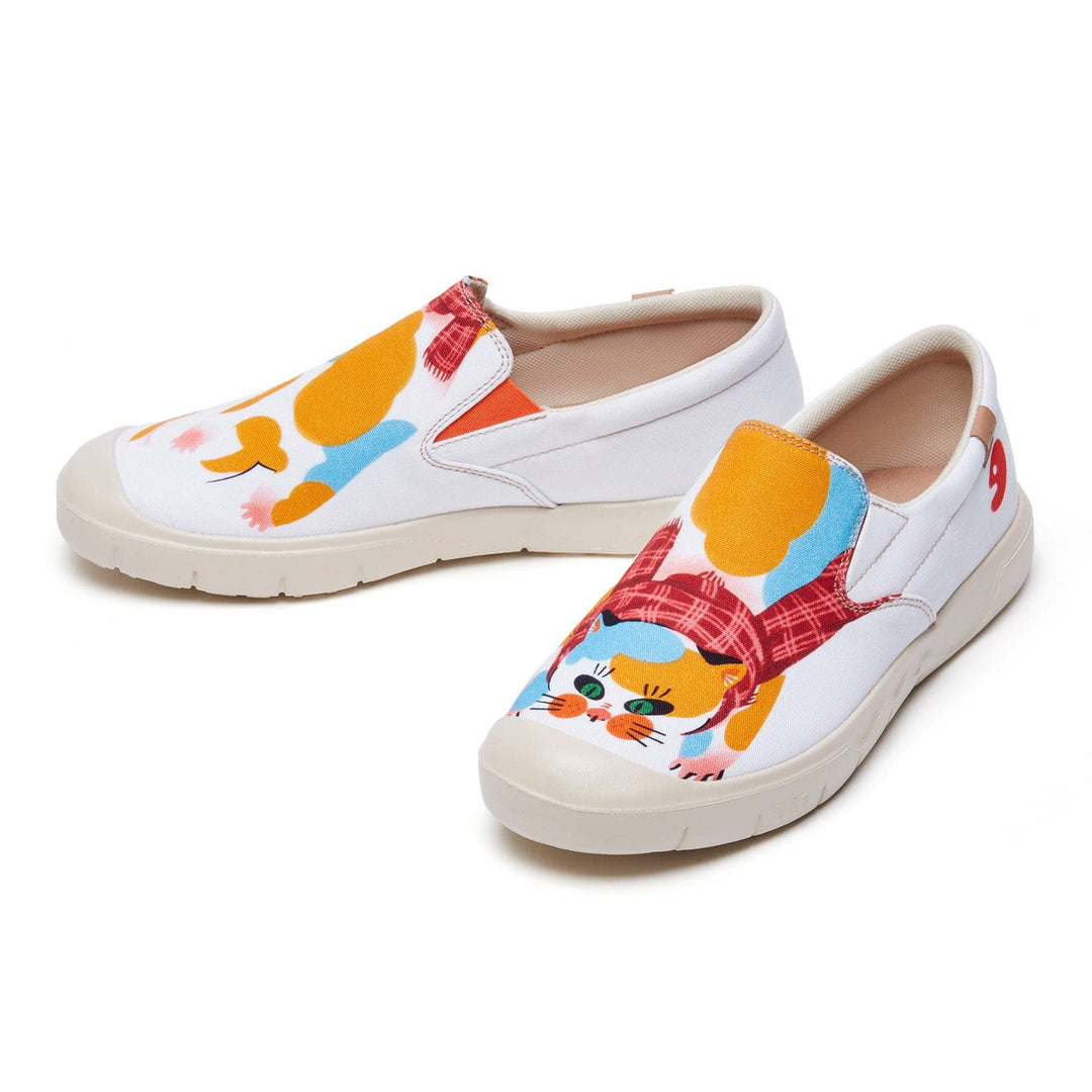 UIN Footwear Women Dotted Cat Cadiz I Women Canvas loafers