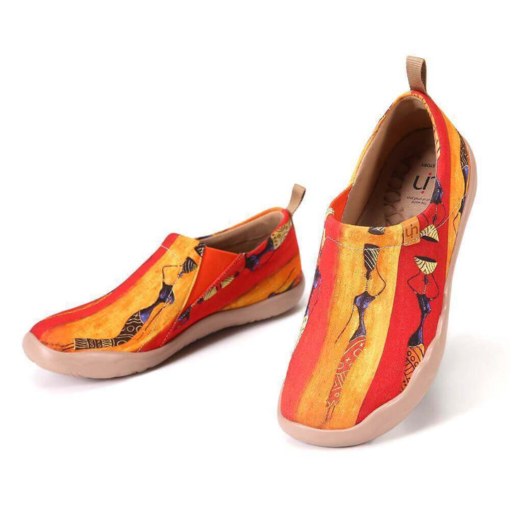 LADY WALKING Painted Canvas Shoes Women UIN 