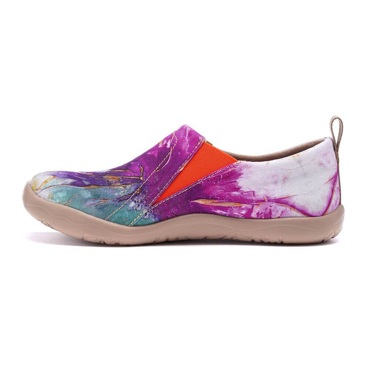UIN Footwear Women Make a Splash Canvas loafers