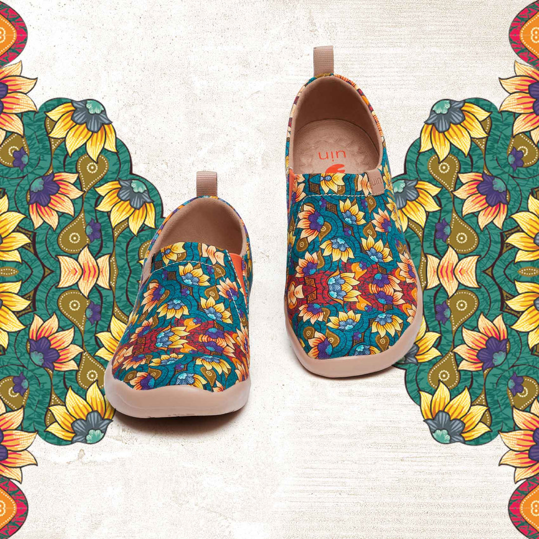 UIN Footwear Women Mirror Flower Toledo I Women Canvas loafers